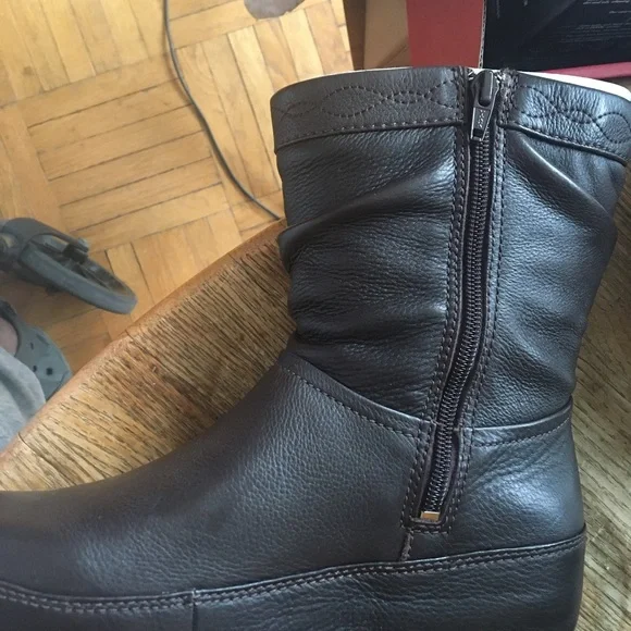 EUC FitFlop Dark Brown Leather Crush Boot Zipper Closure & Microwabbleboard Sole - Picture 8 of 12